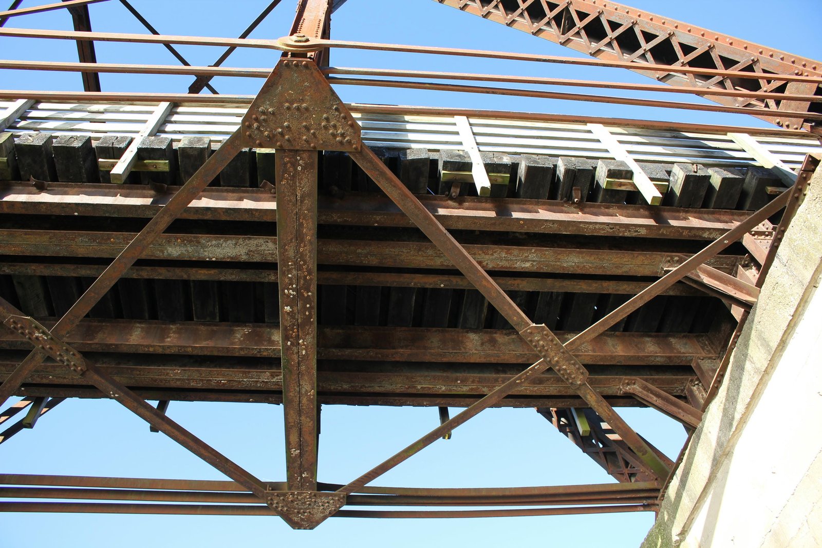 Floorbeam detail